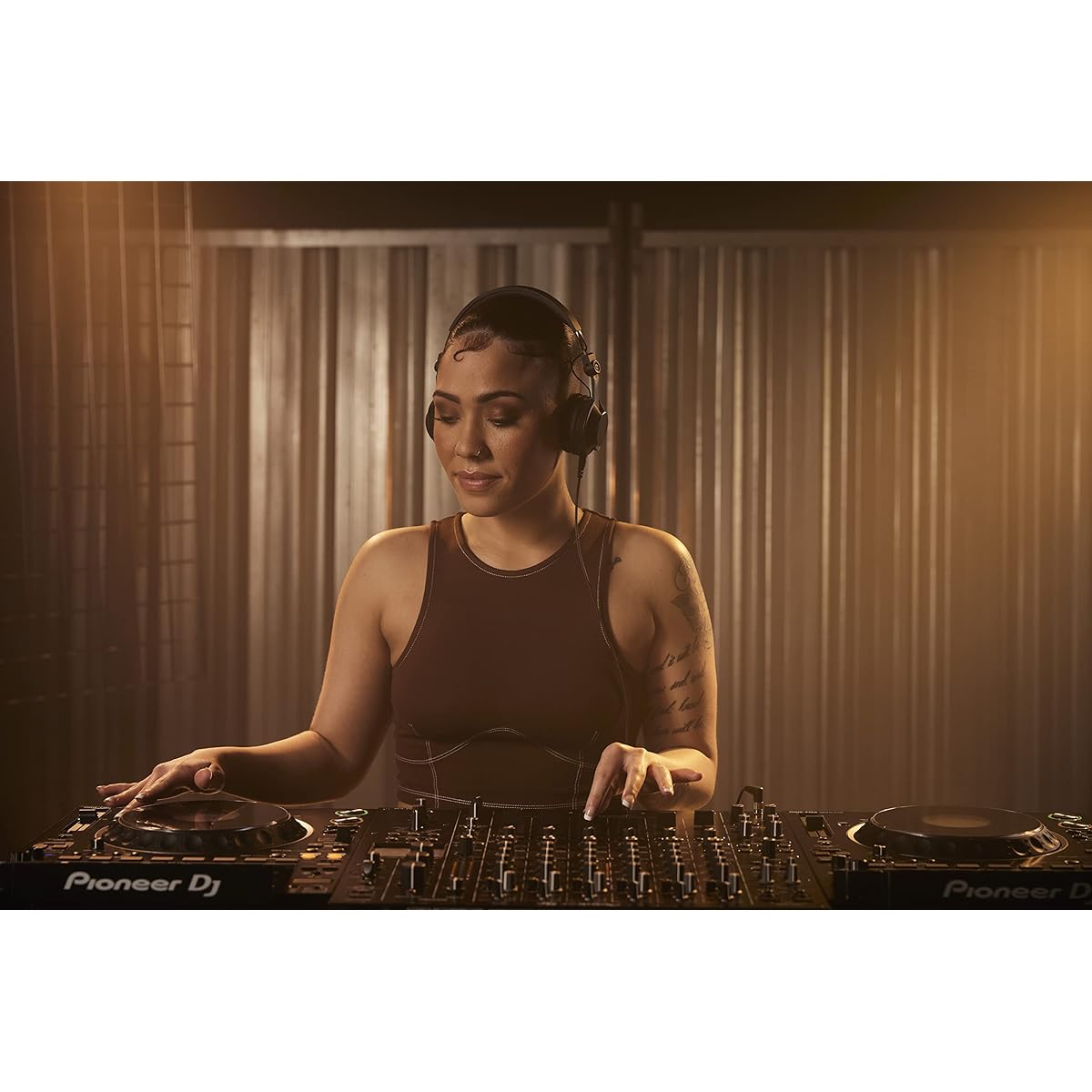 On-ear professional DJ headphones HDJ-CX