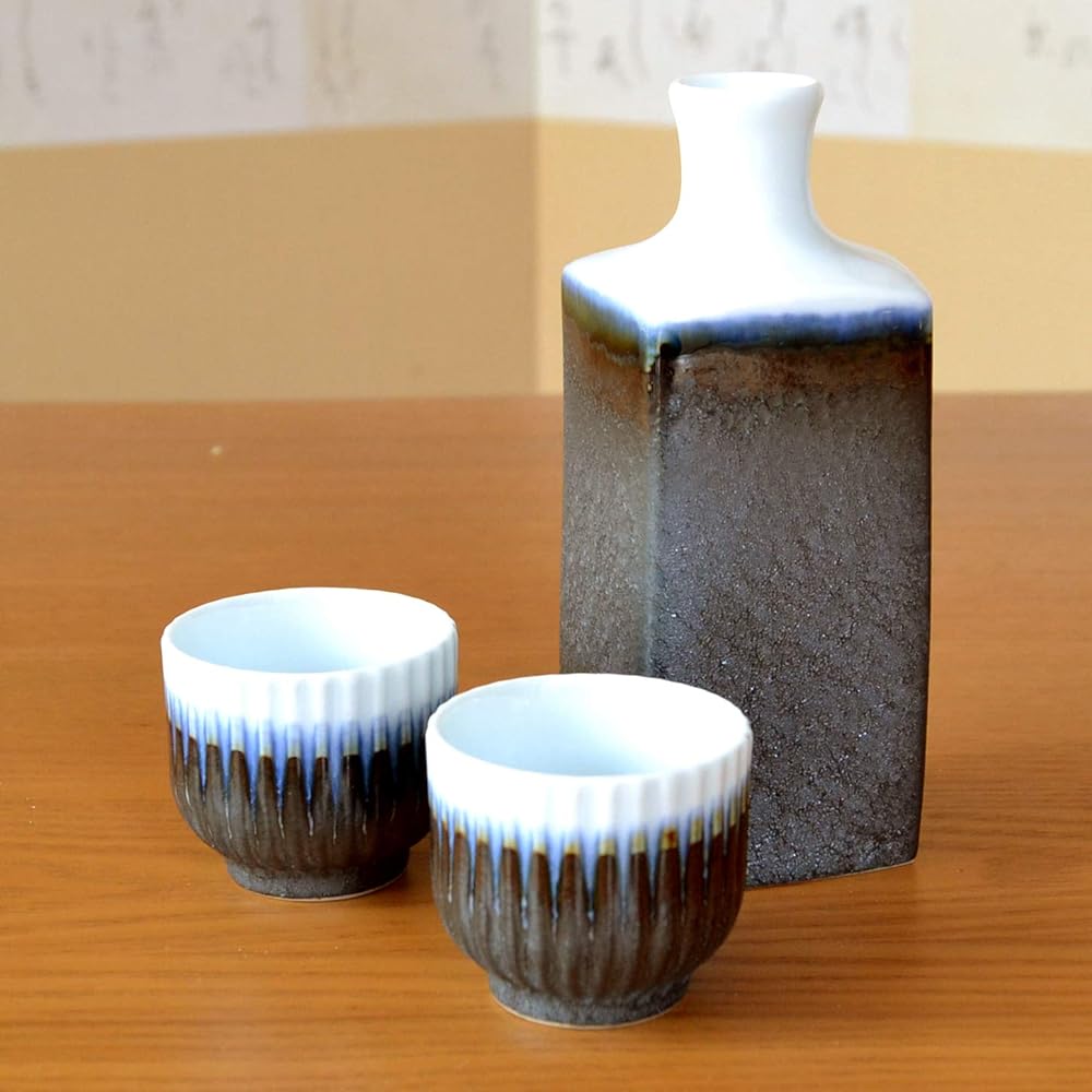 Retirement Gift Sake Cup Set, Tokkuri Ochoko Set, Pottery, For Japanese Sake, Stylish, Arita Ware, 1 Sakkuri, 2 Sake Cups Set, Dreamy, Gift in a Wooden Box with Gratitude
