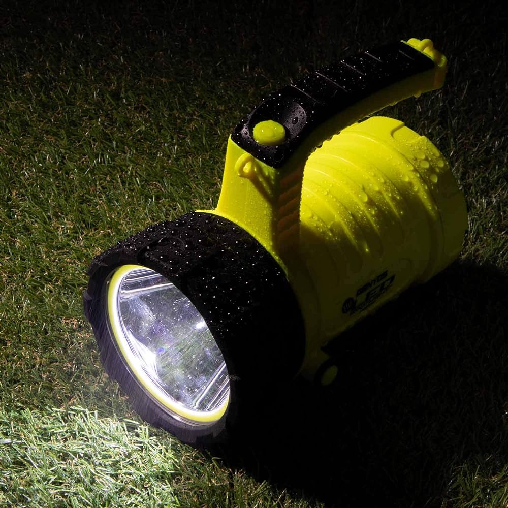 GENTOS LED Flashlight [Brightness 1000-1300 lumens/Practical lighting 2-4 hours/Dustproof/Waterproof] Uses AA batteries (sold separately) The LED Compliant with ANSI standards