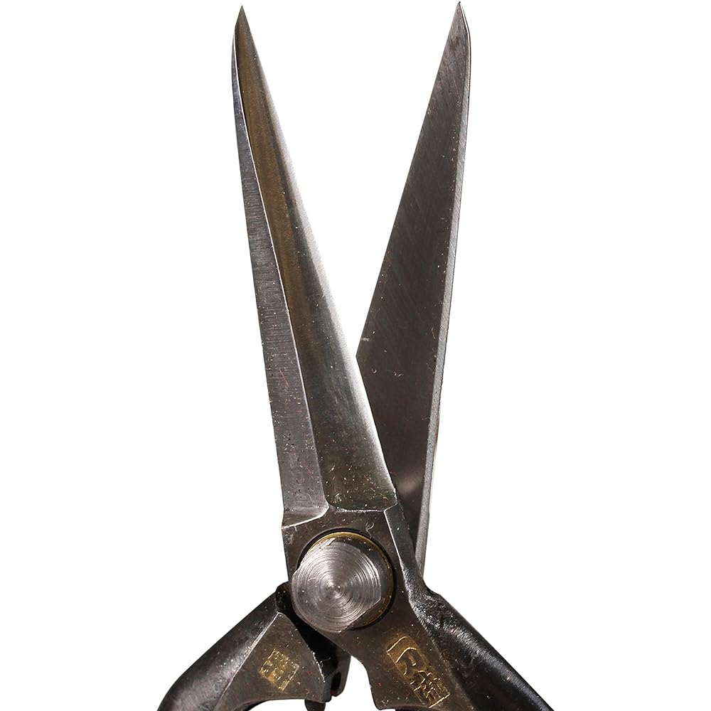 Itto-ryu Mekiri shears, straight, in a pasted box