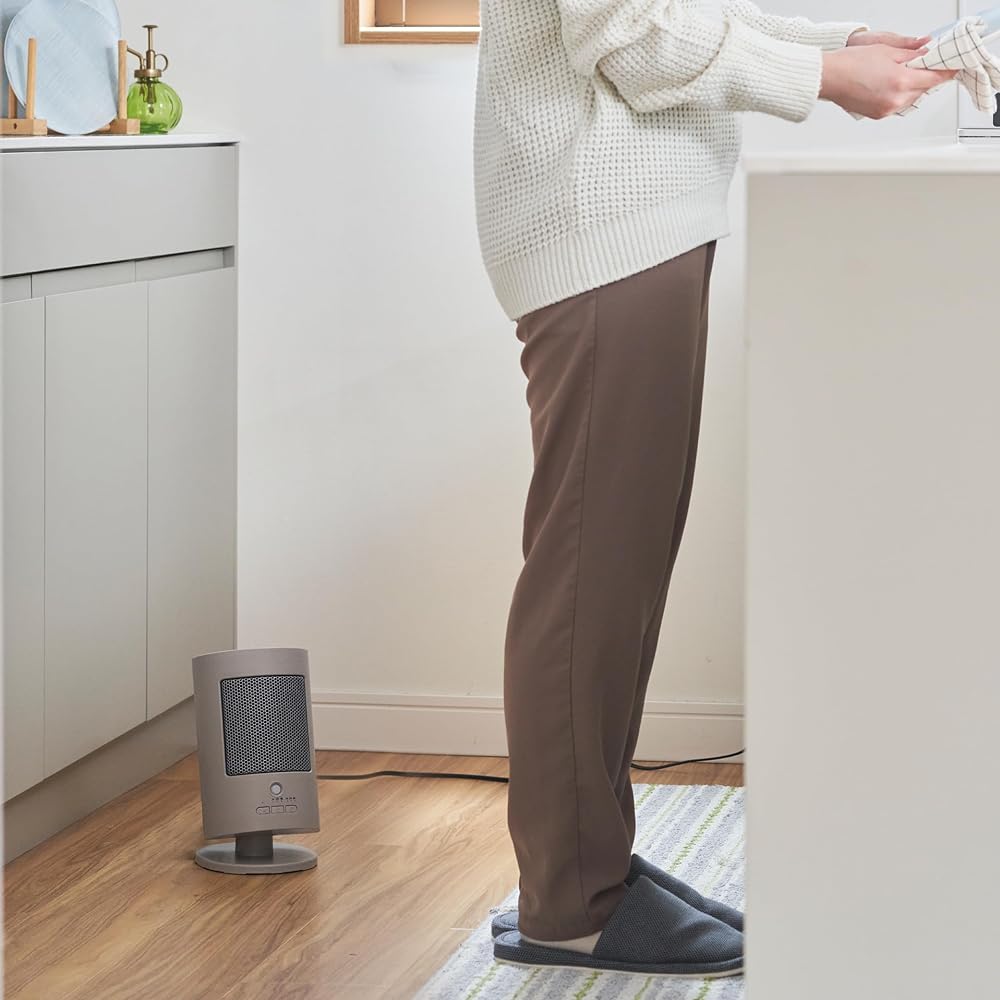 [Warm from your feet to above your knees] Doshisha Ceramic Heater Automatically swings up and down With motion sensor and air blower function Mocha