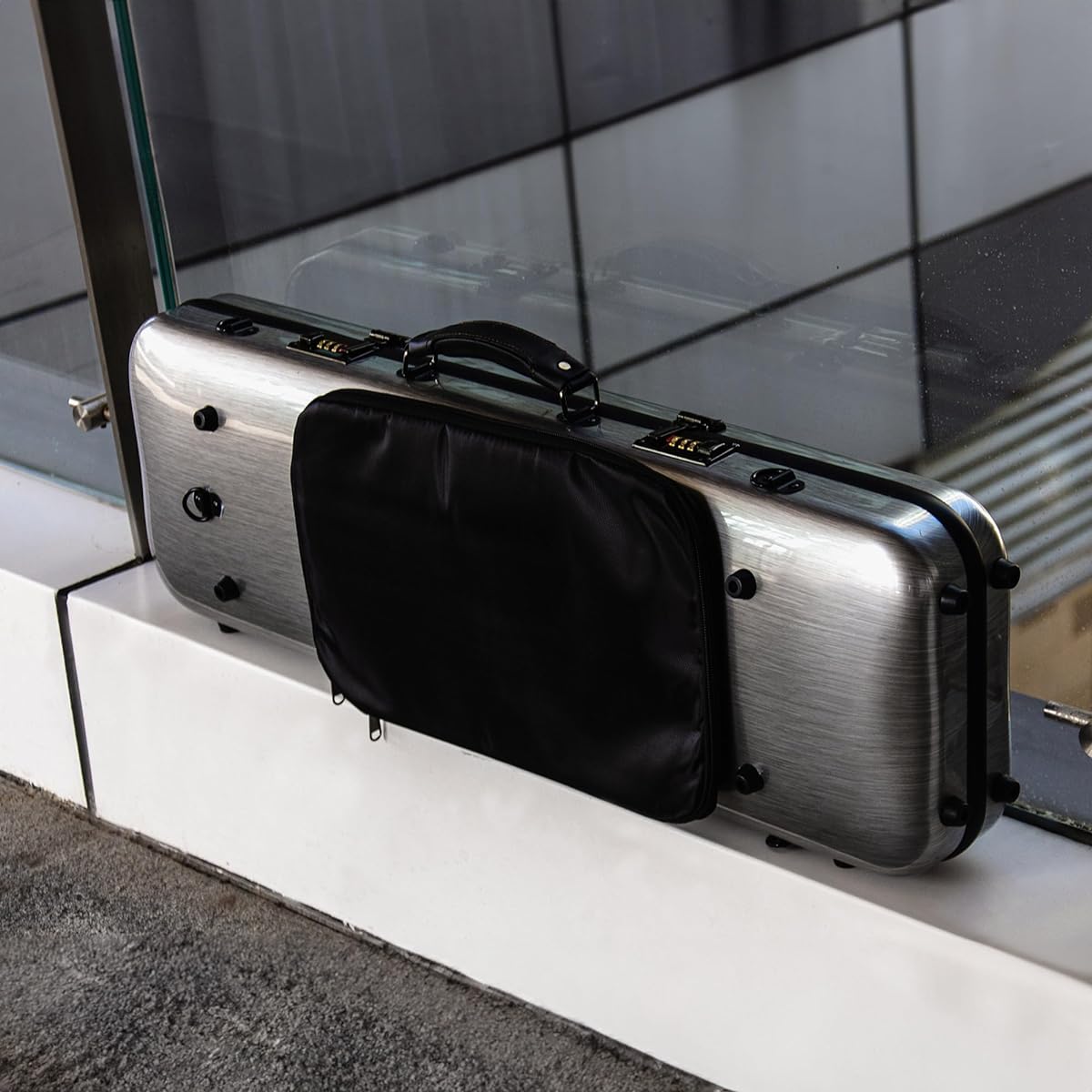 Christina carbon fiber rectangular violin case with hygrometer installed