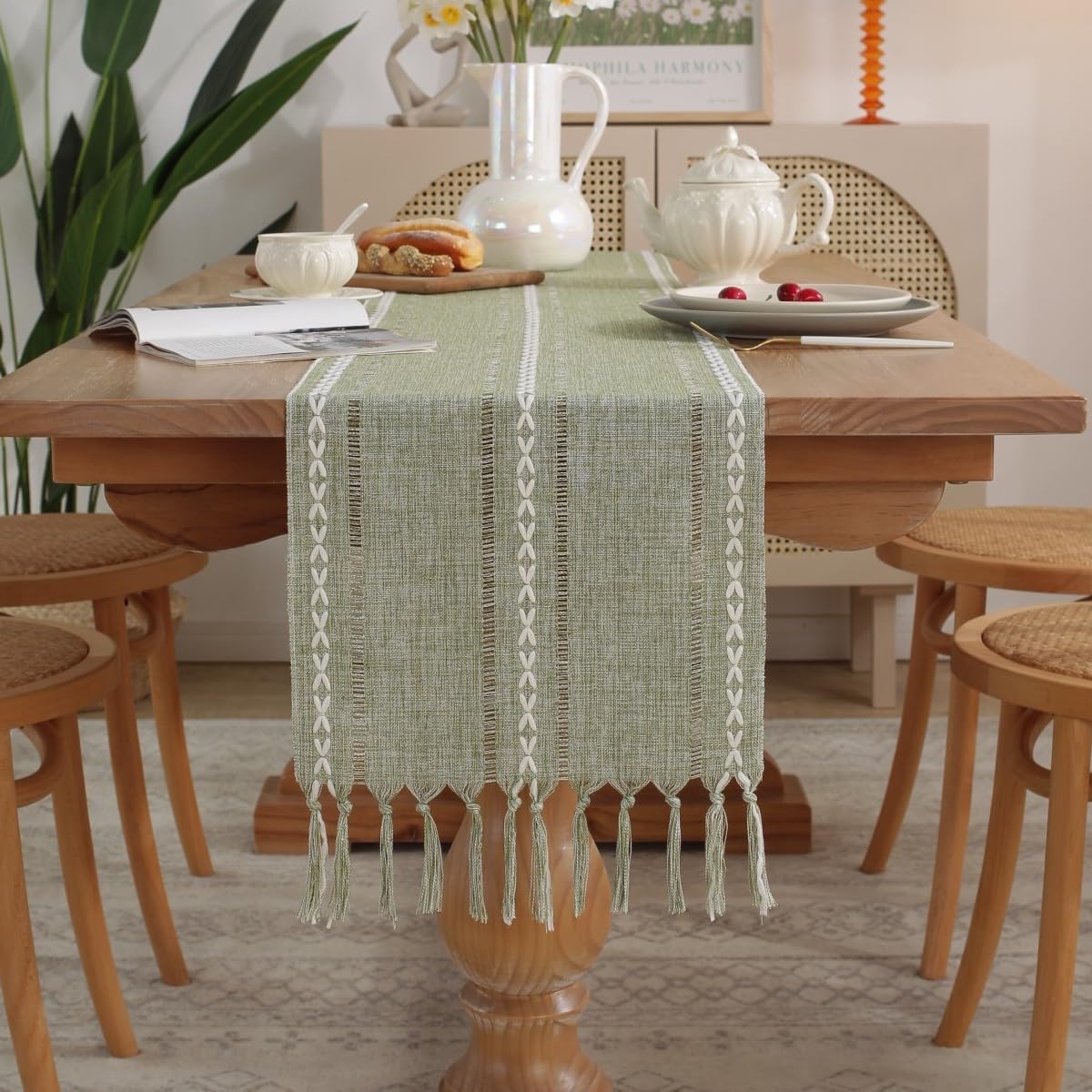 Hanne Fashion Rustic Table Runner with Tassels Farmhouse Style Cotton Linen Table Runner for Holiday Party Wedding and Dining Decor (13 x 72 inches, Green)