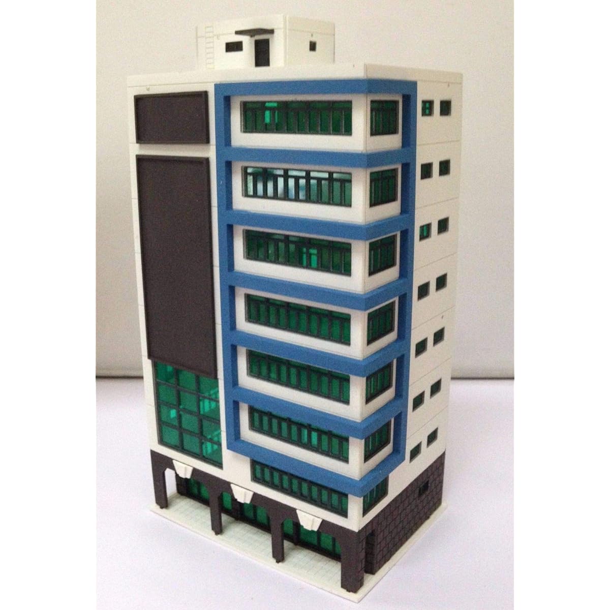 Outland Models Railway Color Modern City Building Tall Shopping Mall N Scale