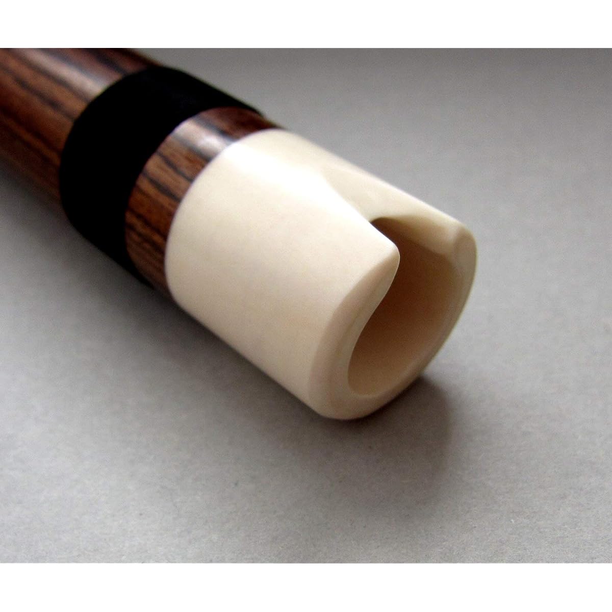 [LUPACA QUENA JACARANDA BONE MOUTHPIECE] LUPACA's professional Qena G pipe [Jacaranda material] [Cow bone mouthpiece] Comes with a special case Material is Jacaranda size indicated (Condition column)