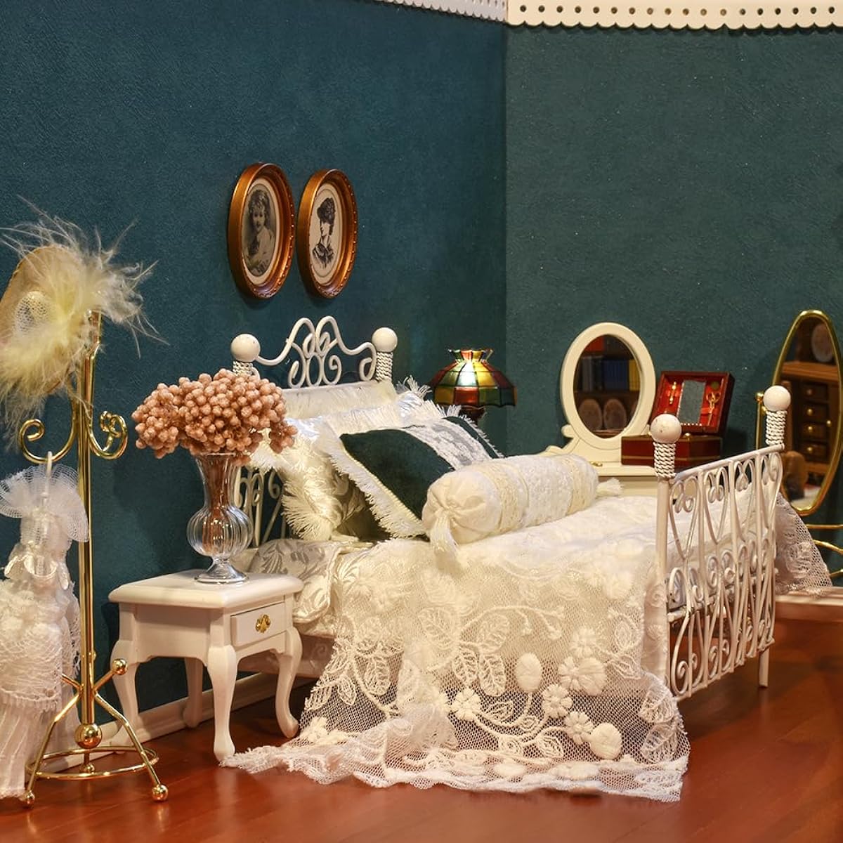 iLAND Victorian Dollhouse Furniture Set for Vintage Dollhouse Bedroom (White)
