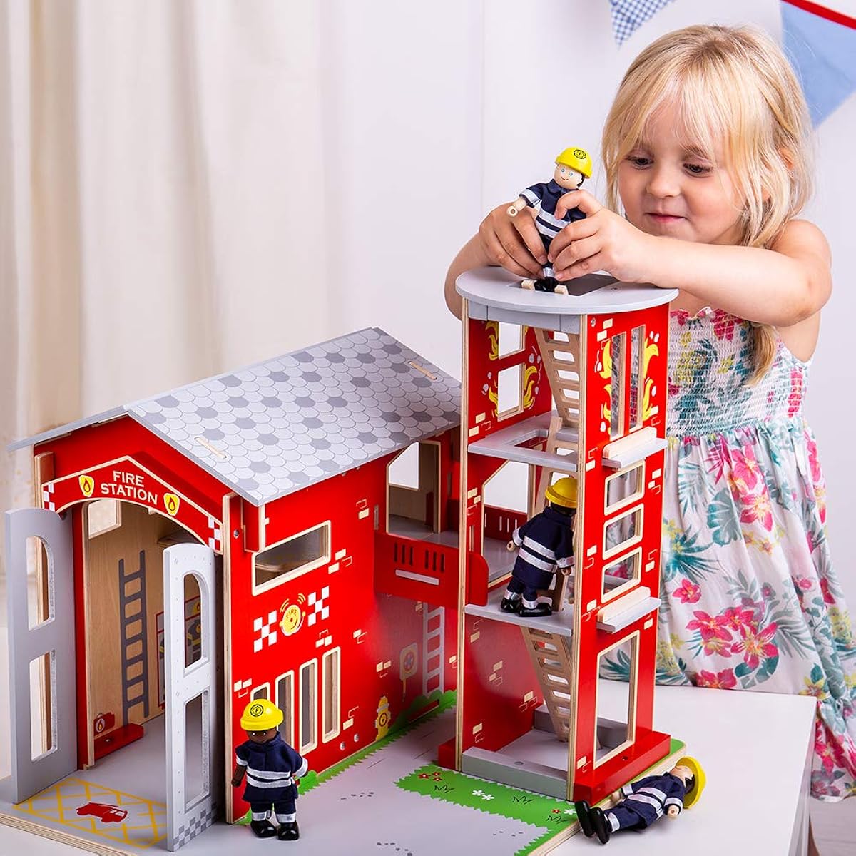Bigjigs Toys Wooden City Fire Station Playset