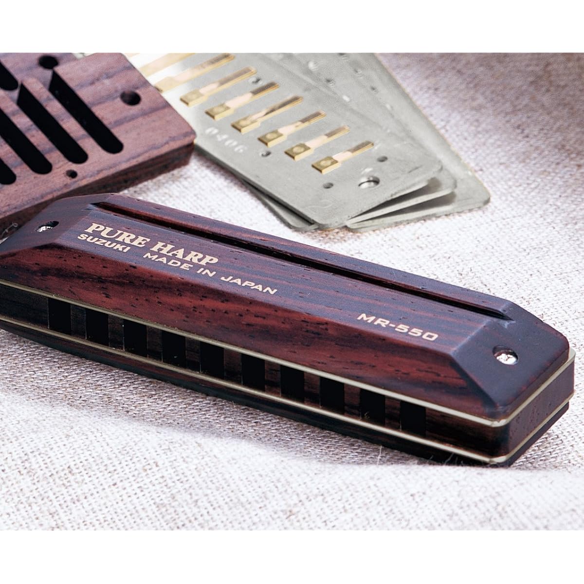 SUZUKI 10-hole harmonica PURE HARP MR-550 E key