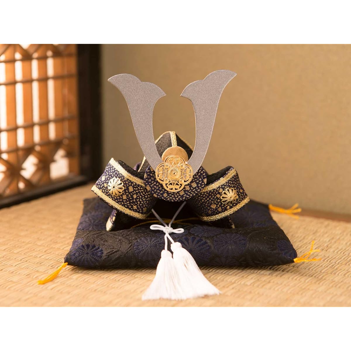 FUN fun Boy's Day Doll Helmet Compact Chirimen Gold Brocade Silver Helmet with Zabuton Personalized Wooden Name Tag (Sent Separately) Small Indigo Blue