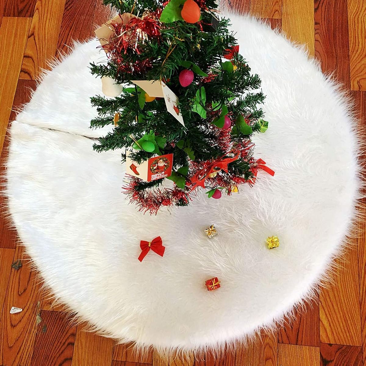 vctops Christmas Tree Skirt 48" Super Soft Faux Fur Christmas Tree Skirt Christmas Decorations for Indoor and Outdoor (White, 48" Diameter)