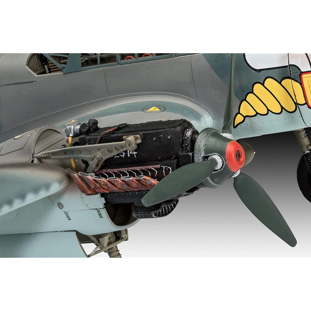 German Level 1/32 Luftwaffe Messerschmitt Bf110 C-7 Plastic Model 04961