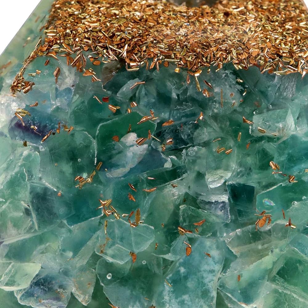 [GOLD STONE] Natural stone used, crystal single crystal, orgonite pyramid, spiritual goods, width approx. 65-70mm, fluorite