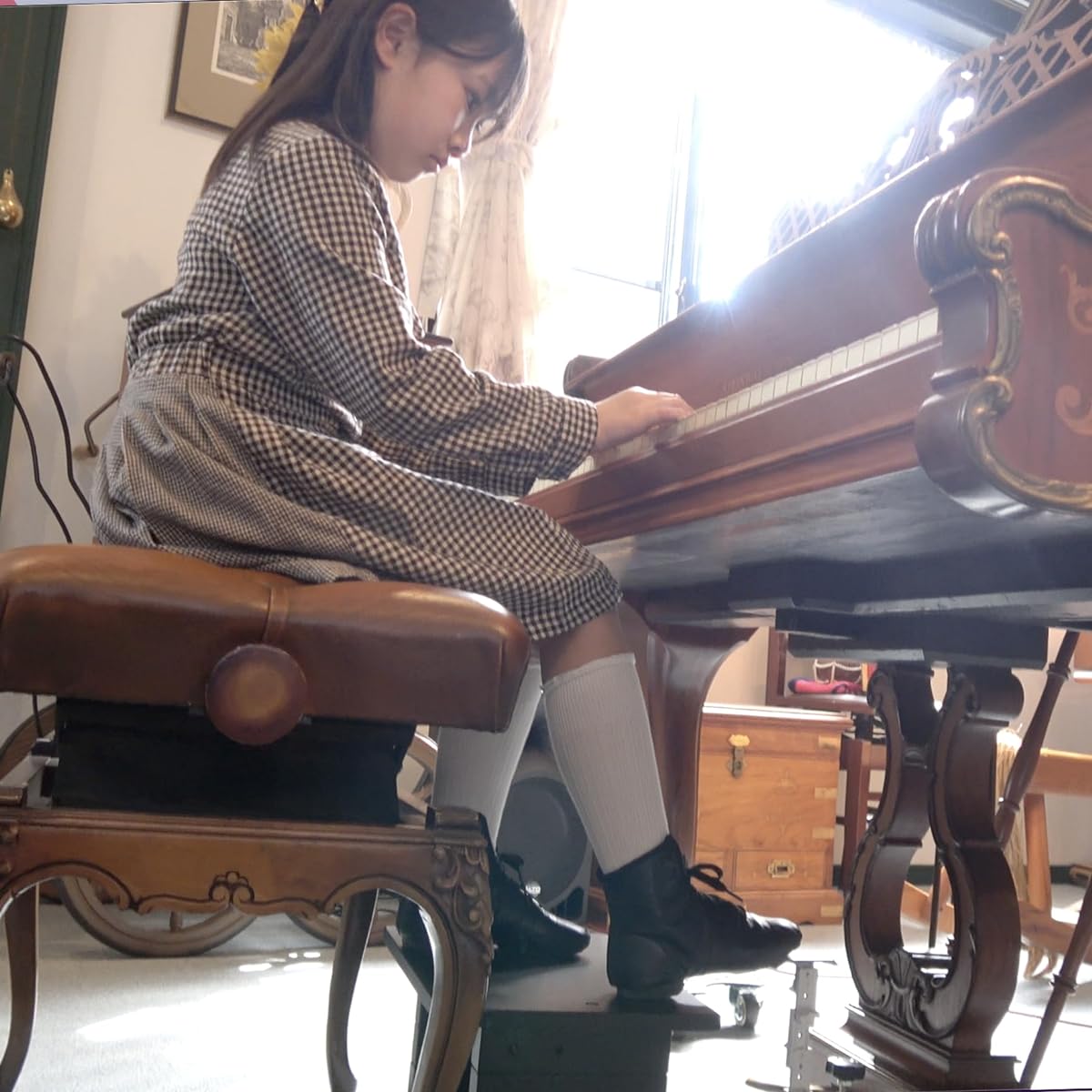 Piano auxiliary pedal Pedal PLUS Do Pedal Plus body No tools required Easy height adjustment Piano auxiliary stand sold separately (Pedal body current model)