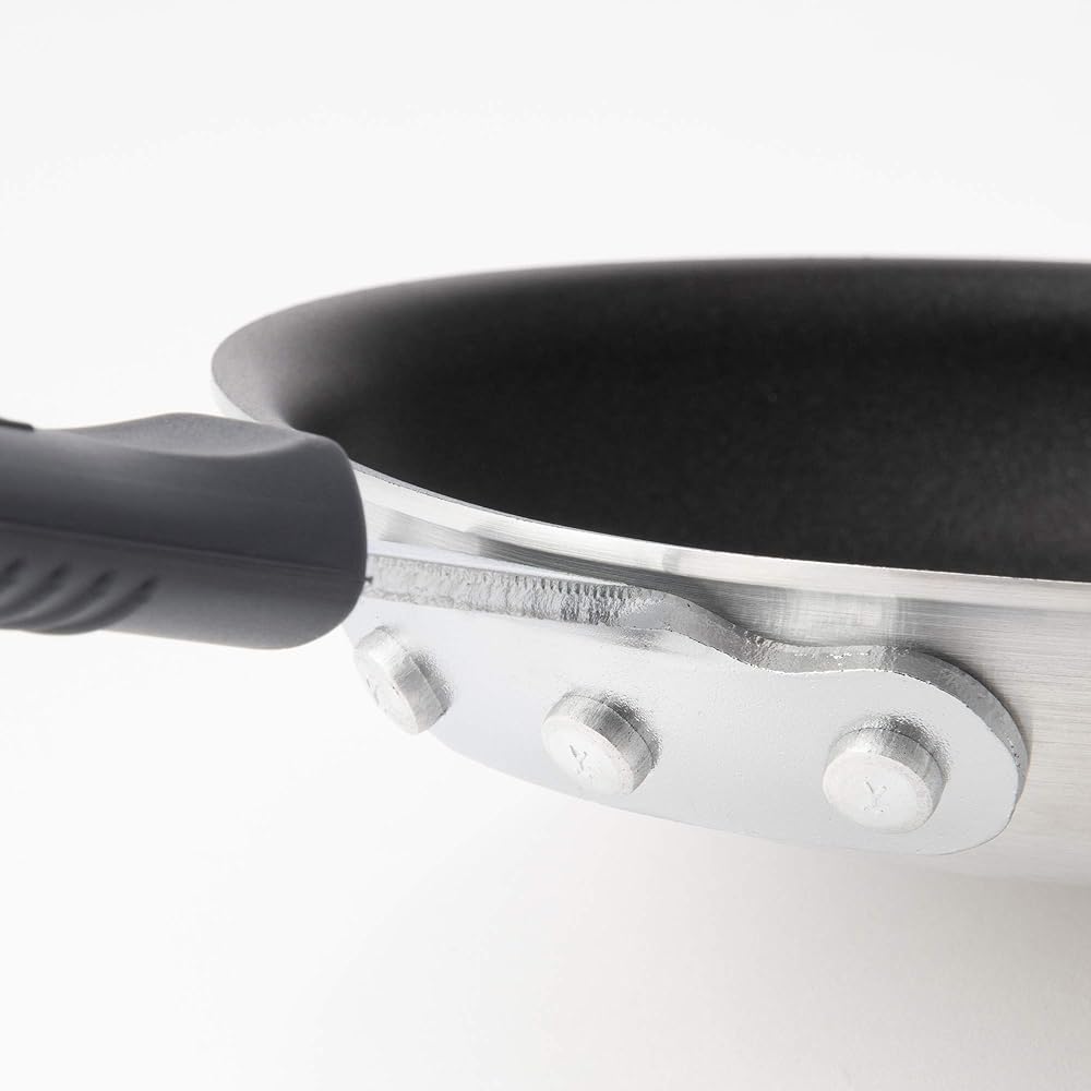 Endo Shoji TKG Frying Pan 37cm Thick and sturdy construction For gas fires only Teflon coating prevents sticking Inner diameter x depth (mm) 353 x 63 Bottom inner dimension (mm) 300 Mass (kg) 1.97 Thickness (mm) 3.8 Commercial AHLM337