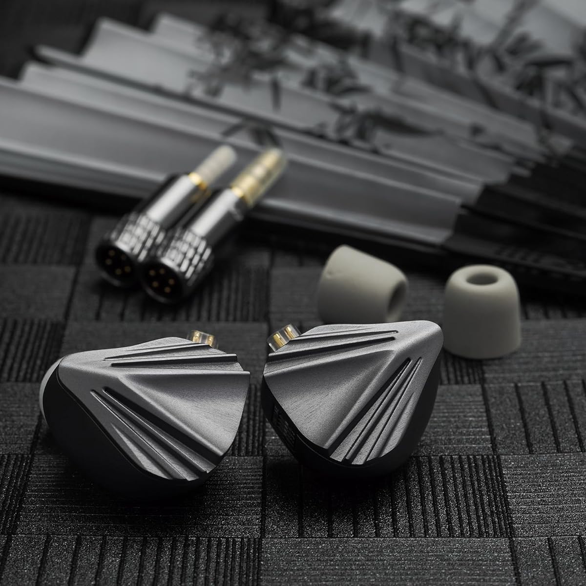 HiFiGo CVJ Kumo Flagship 8 BA In-Ear Monitors, Balanced Armature IEM In-Ear Earphones with 4 Tone Tuning Switch and 3 Interchangeable Plugs (Kumo)