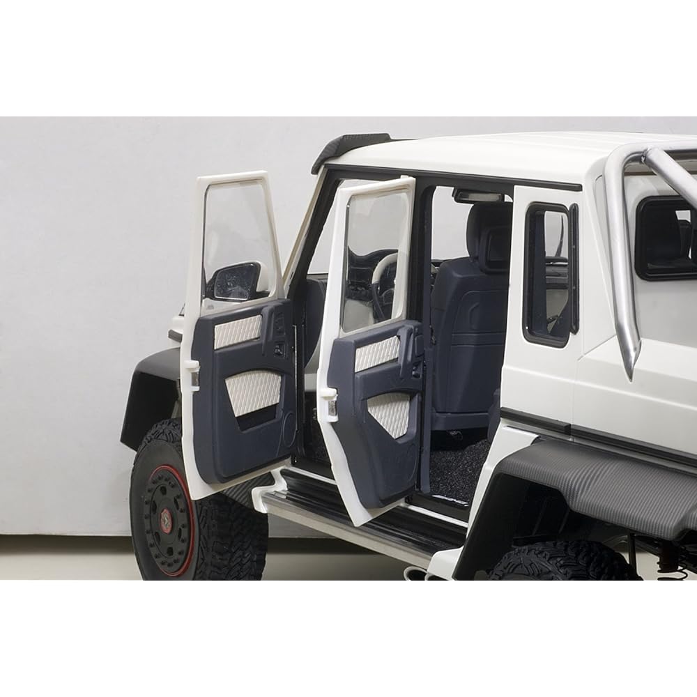 AUTOart 1/18 Mercedes Benz G63 AMG 6X6 (Matte White)
