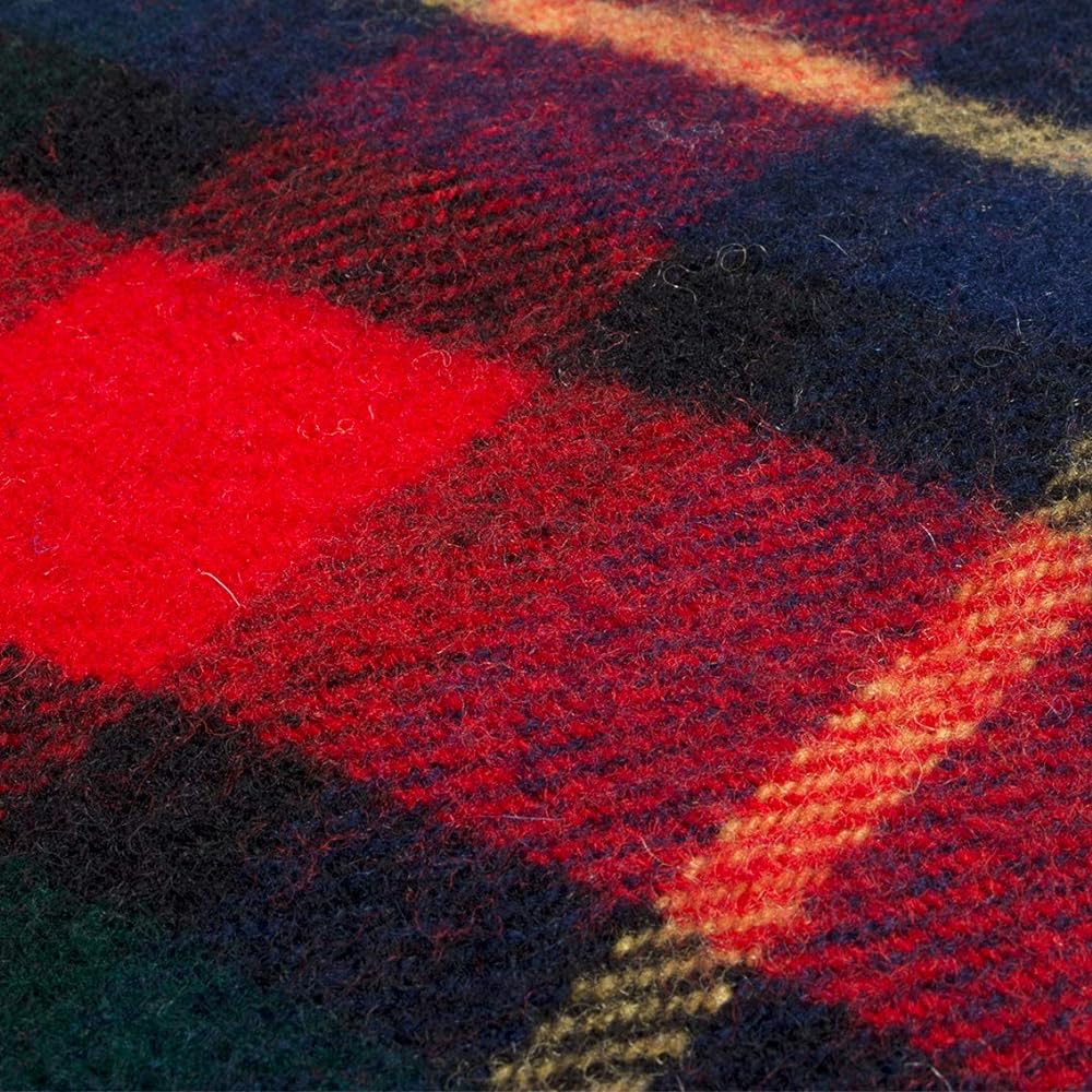 [Tweed Mill] JULA TARTAN KNEE RUG Blanket Tartan Check with Gold Pin 70 x 183cm (KILGOR) [Parallel Import]