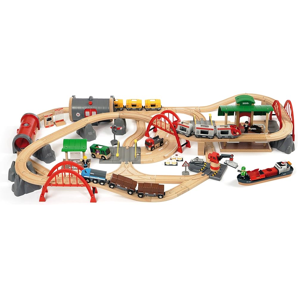 BRIO WORLD Rail & Road Deluxe Set Ages 3+ (Train Toy Wooden Rail) 33052 & Battery Power Freight Transport Engine 33214 [Set Purchase]