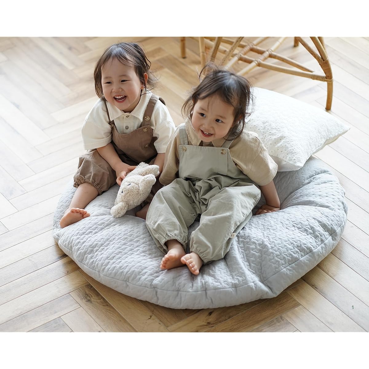Ible style quilted cushion with fully washable cover Cloud pattern 100 x 100cm round stone gray cucan milk home MILKHOME Ible cushion stylish baby rice cracker cushion rice cracker cushion nap cushion white washable baby baby room