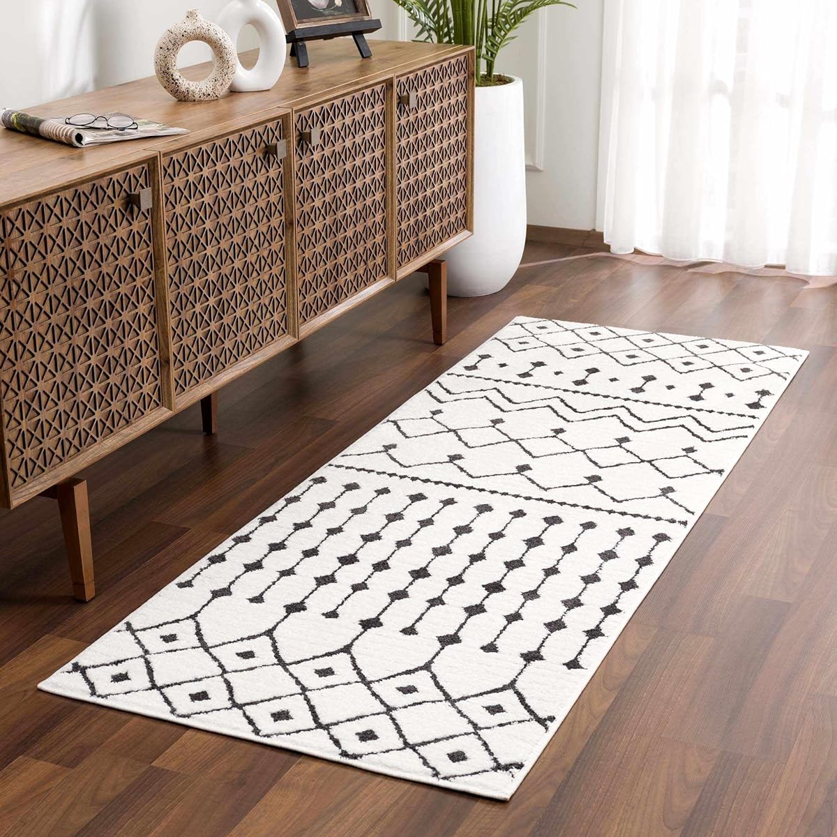 Ringwood Moroccan Trellis Farmhouse Bohemian/Global 65% Polypropylene/35% Polyester Area Rug, 2'7" x 7'3", Runner, Black