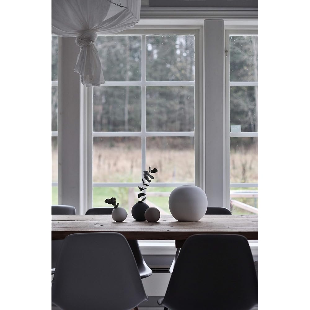 Cooee Design Ball Vase 20cm (White)