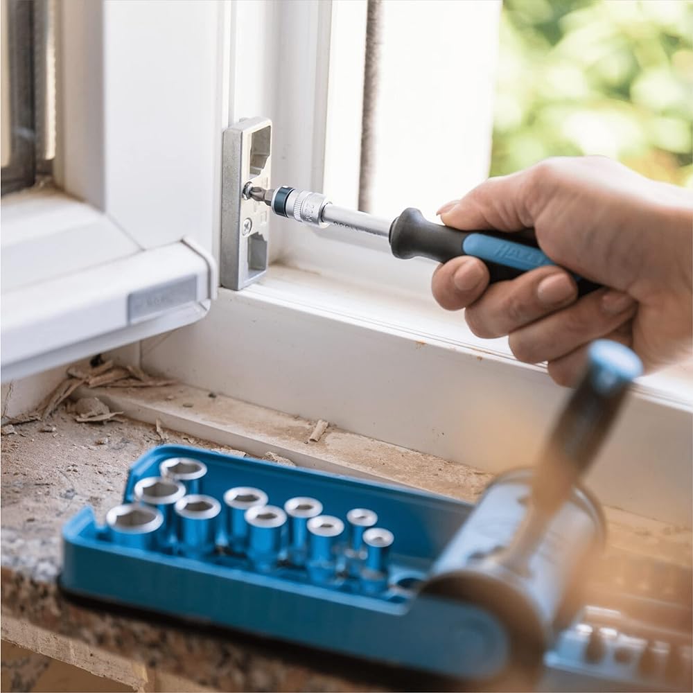 HAZET Socket & Bit Set Blue Smart Case 838 Pieces 10 Sockets 21 Bit Extension & Adapter Drive: Square & Hexagon 6.3mm (1/4 inch) 18 x 5 x 10cm [Regular Japanese Import Product] 856-1HP