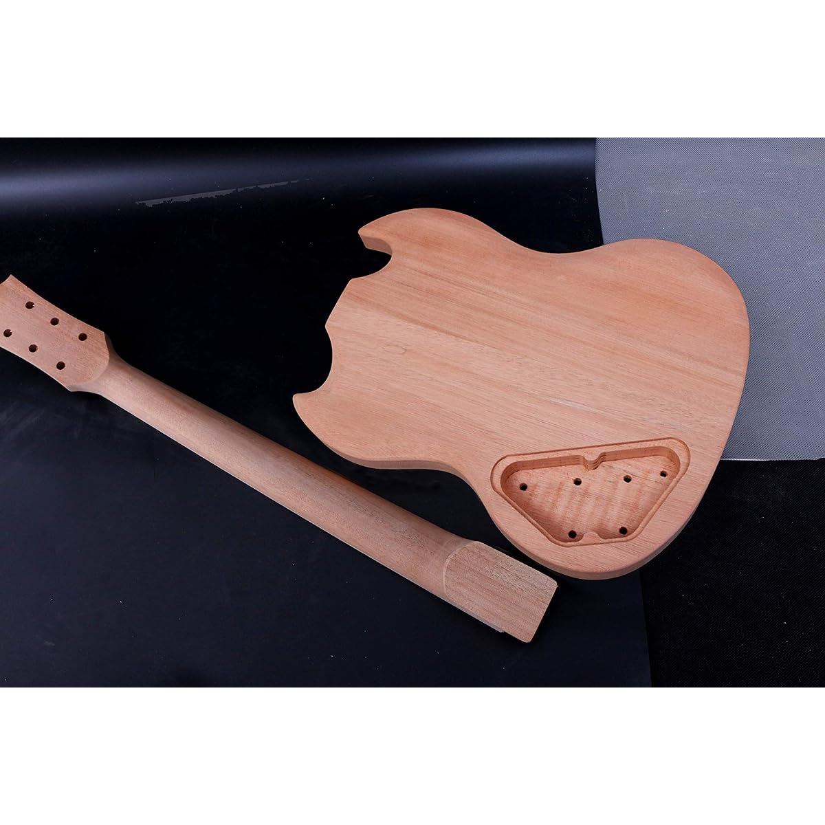 Guitar Kit Guitar Neck 22 Frets 24.75 Inch Set Guitar Body Mahogany Rosewood Guitar Fretboard DIY Guitar 1 Set