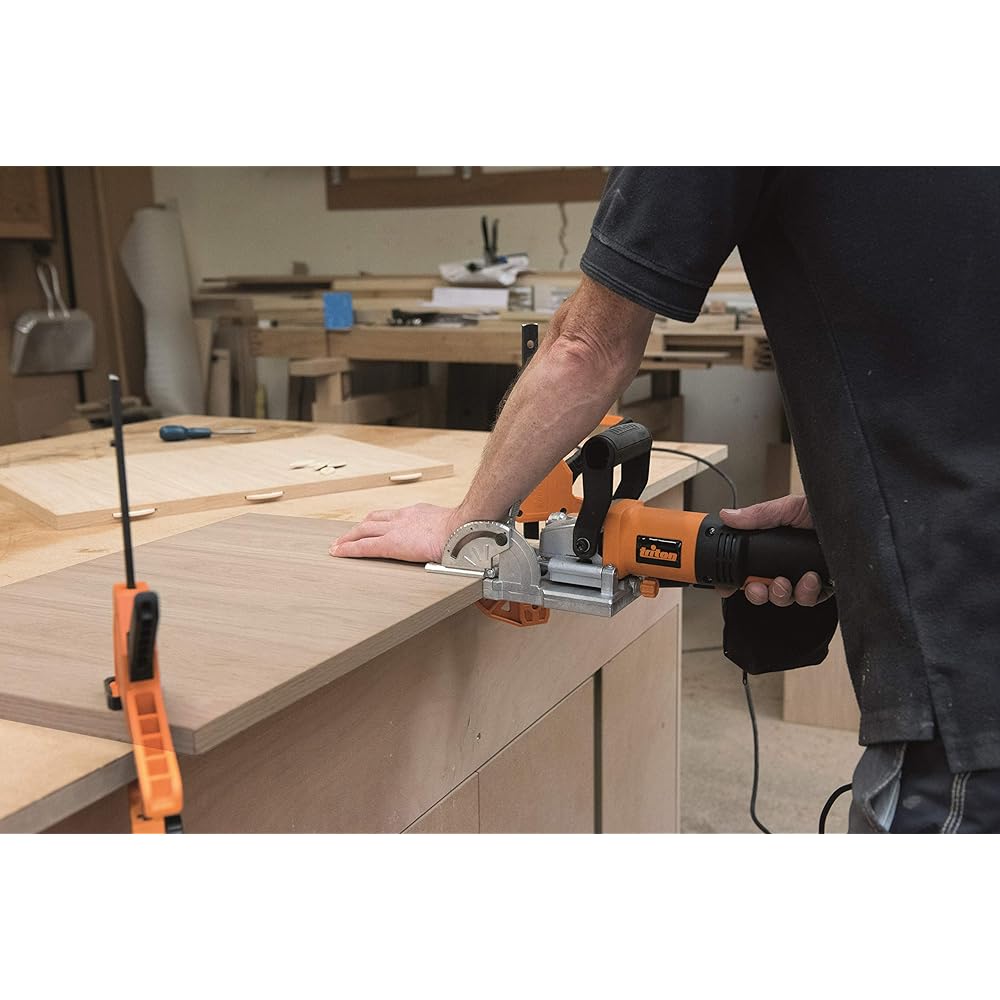 Triton Biscuit Jointer 600W TBJ001 Grooving work