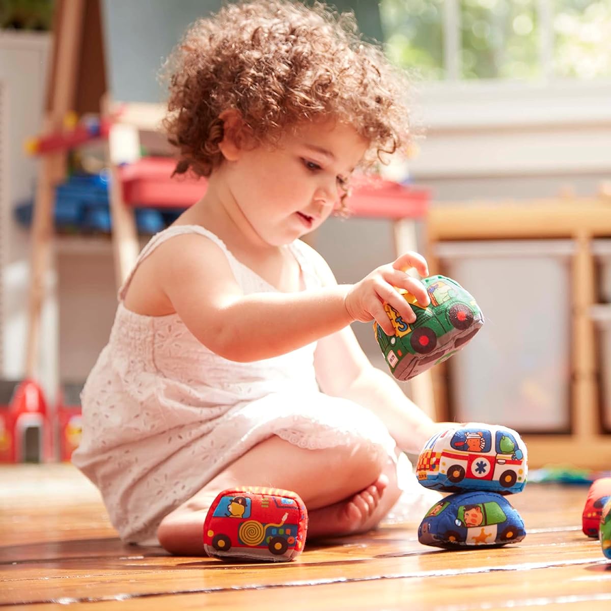 Melissa & Doug take-along Town Play Mat (19.25 x 14.25 inches) with 9 Soft Vehicles