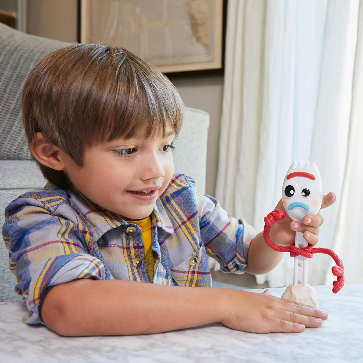 Disney GGB25 Pixar Toy Story 4 Talking Forky Figure, with 15+ Phrases and Sounds, Moving Facial Expressions, Movie-Inspired Scale, Highly Posable, Multicolour