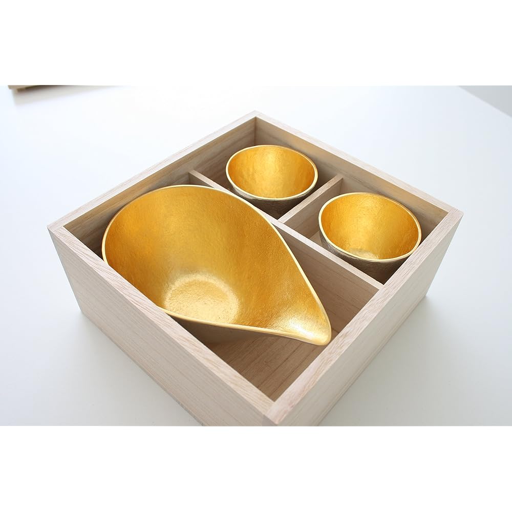 Nousaku gold leaf sake set (Ichigo Katakuchi x 1, Guinomi x 2)