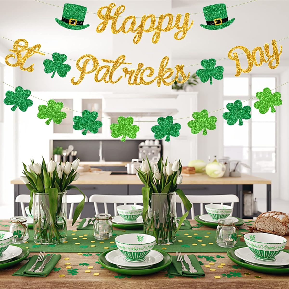 Happy St. Patrick's Day Banner Glitter Shamrock Clover Grand Decoration Banner Irish Party Supplies Photography Props Banner for Party Home Decoration