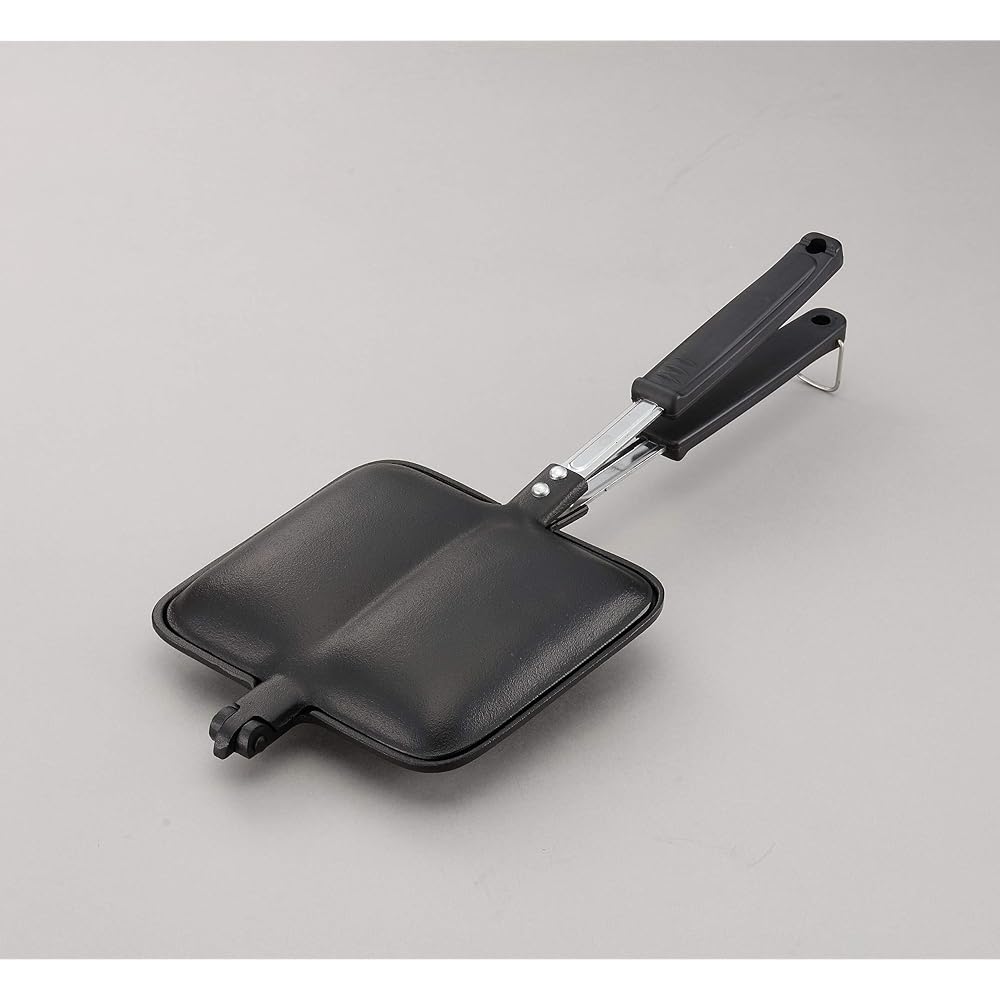 Iwachu Direct Fire Hot Sand Maker Black Body Size (cm): 37.5 x 16 x (H) 4.5 Inner Diameter (cm): 14.5 x 12.5 24031
