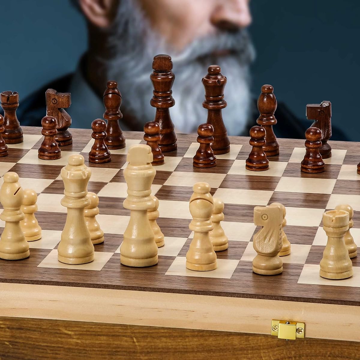 Hnoerin Chess Board, Magnetic Chess Set, Wooden Travel Chess Set for Adults and Kids, Folding Chess Board Set with Handmade Chess Pieces and Extra Queen, Perfect Gift for Friends