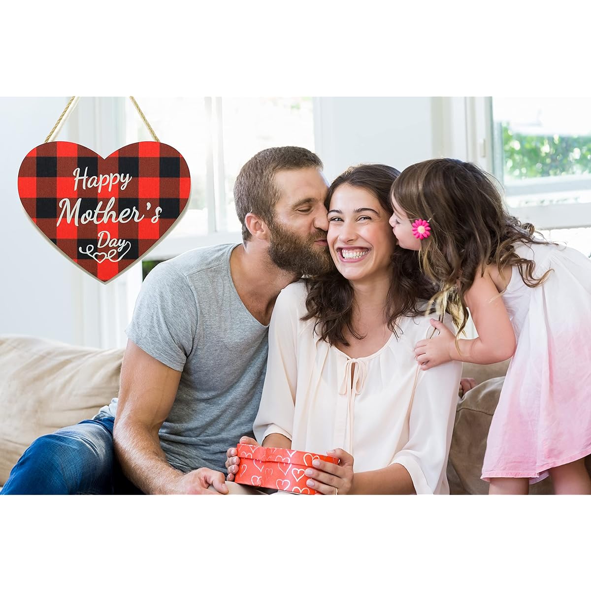 Davsolly Happy Mother's Day Heart Shaped Wooden Hanger Decoration Welcome Sign for Front Door Window Office Flower Wreath Hanging Plaque for Party Year Celebration