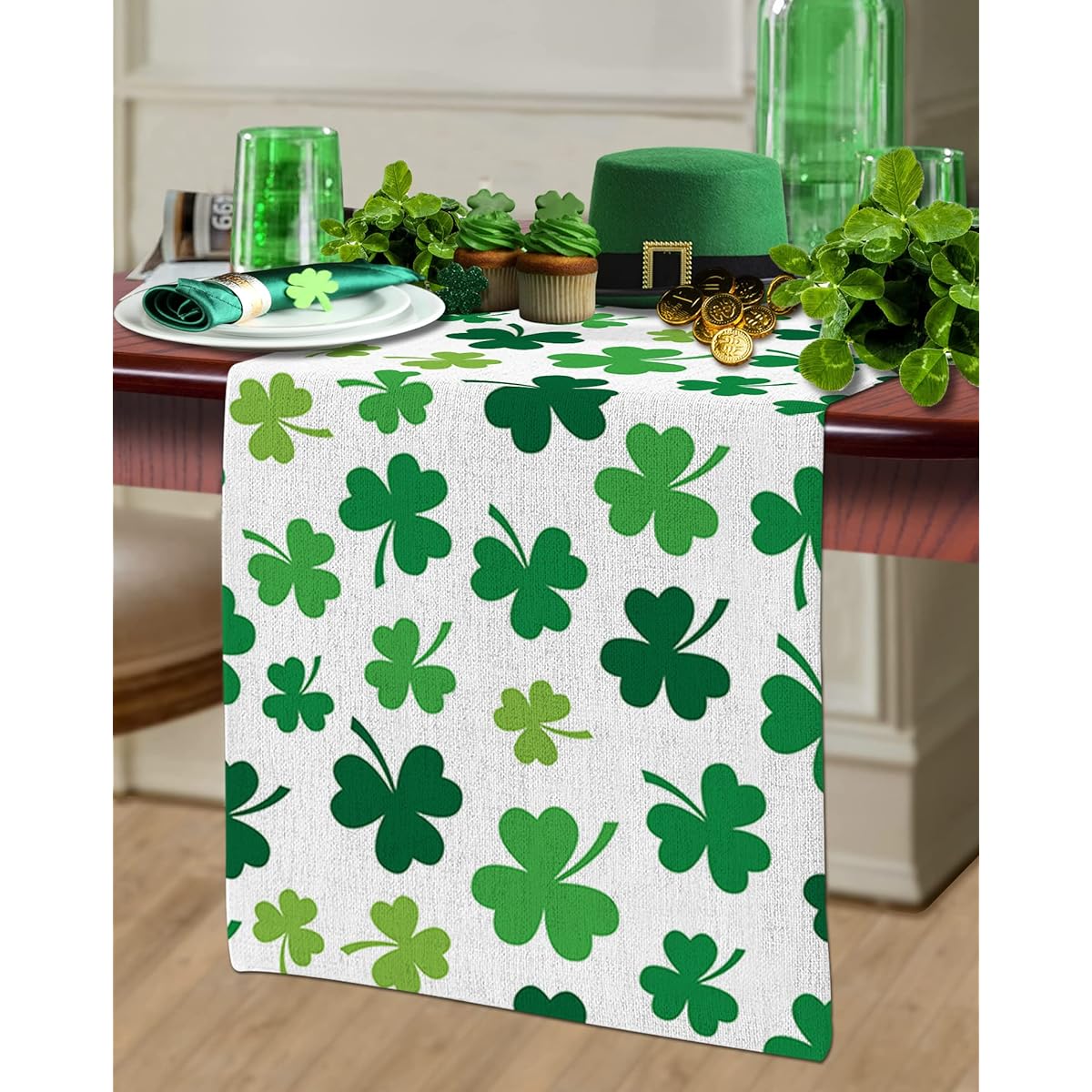 Vandarllin Cotton Linen Table Runner Dresser Scarf St. Patrick's Day Shamrock Non Slip Burlap Rectangle Table Setting Decoration for Wedding Party Holiday Dinner Home 13x70inch Green Clover