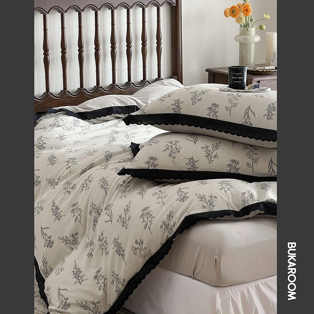 BUKAROOM [Double Cover Set, Double 4 Piece Set] With Ruffles, Double Zipper Duvet Cover, Suitable for All Seasons, For Both Western and Japanese Style, Fitted Sheet, Pillowcase, Bedding Cover, Lightweight, Breathable, Floral Pattern, Stylish, Black Flowe