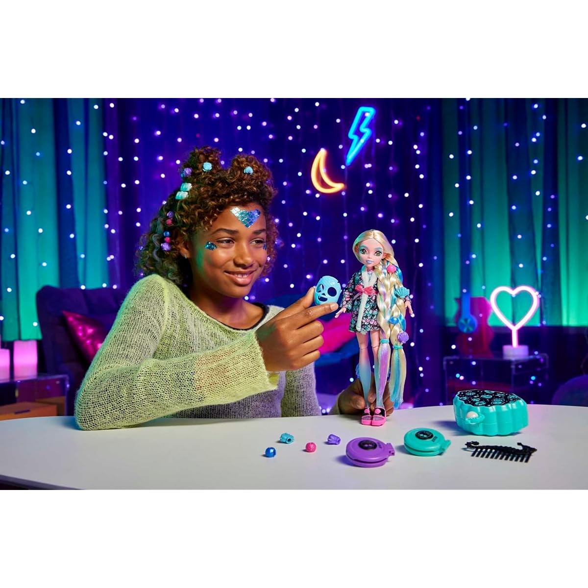 Monster High Doll Lagoona Blue Spa Day Set with Hair Clips, Hair Chalk, Tattoos and Other Accessories (HKY69)