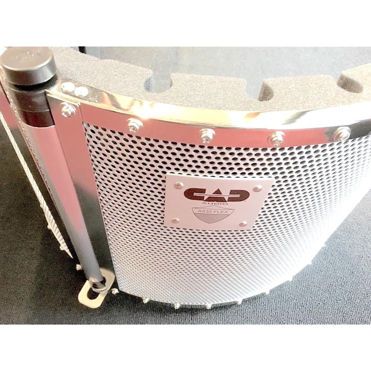 CAD AUDIO Acousti-shield Foldable stand-mounted soundproof enclosure AS32Flex