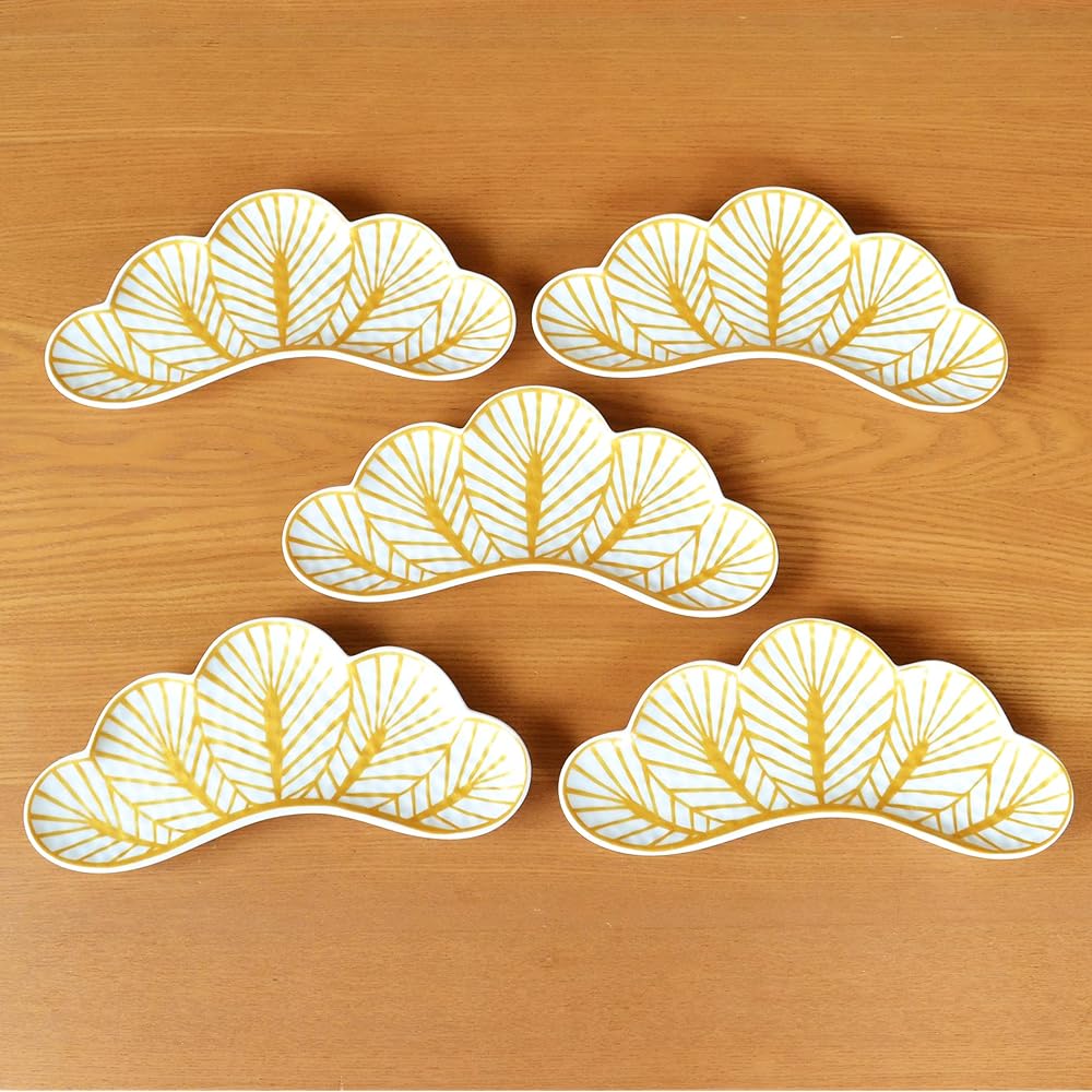 New Year Tableware, Appetizer Plate, Japanese Food Serving Plate, 25cm, Japanese Tableware, Lucky Charm, Matsuba, Arita Ware, Yukimatsuba, White, Set of 5, Presentation Box Included