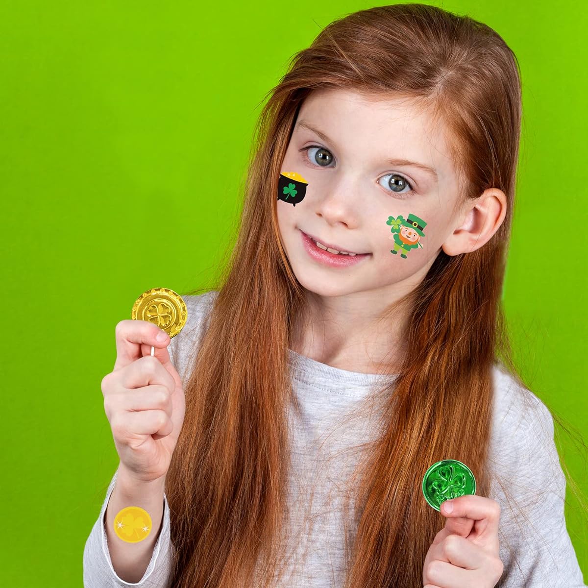 Winlyn St. Patrick's Day Party Decorations Gold Green Lucky Shamrock Four Leaf Clover Plastic Coins Confetti Temporary Tattoos Bulk St. Patrick's Day Party Favors Parade Throw Table Decorations 137 Pieces