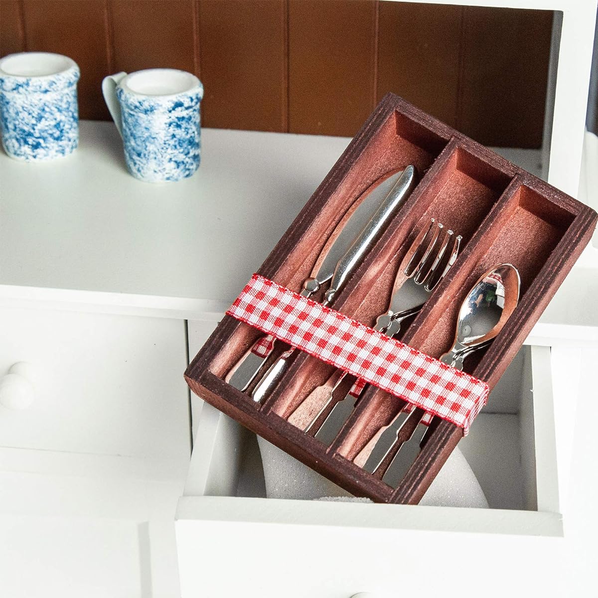 The Queen's Treasures High Quality 13 Piece Colonial Flatware Utensil Set,4 Knives, 4 Forks, 4 Spoons, and Wooden Silverware Tray. Kitchen Food Accessories Fits 18" American Girl Dolls by The Queen's Treasure [並行輸入品]