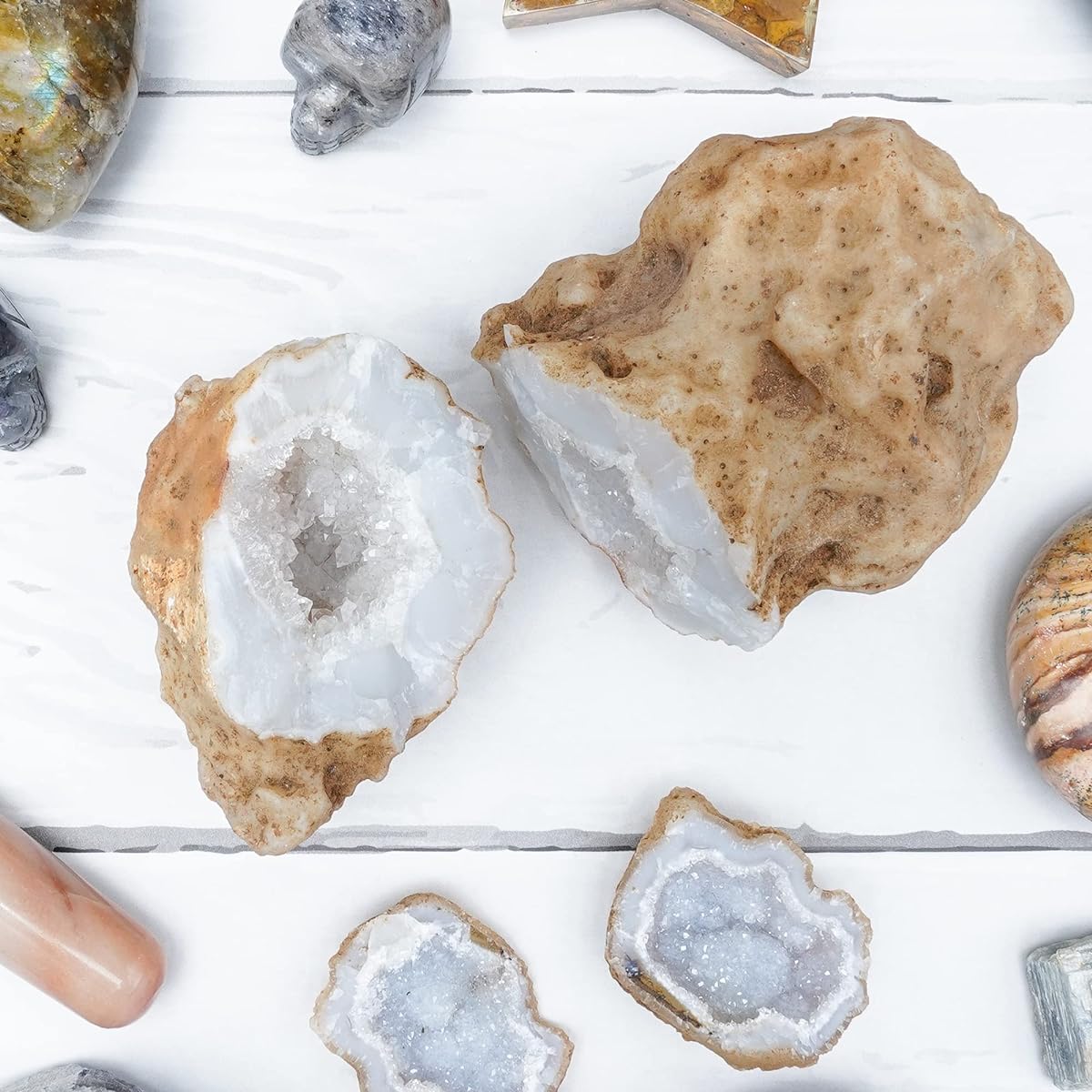 Crocon Crystal Geode Quartz 0.5 lbs 1pc Open Crack & Discover Amazing Crystals Inside Educational Gift Crystal Surprise for Kids White Geode Rainbow Small Crystal Cluster Stone Decor