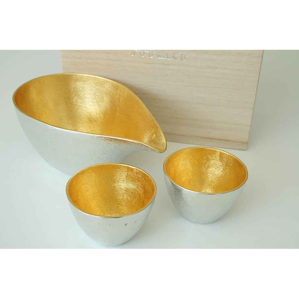 Nousaku gold leaf sake set (Ichigo Katakuchi x 1, Guinomi x 2)