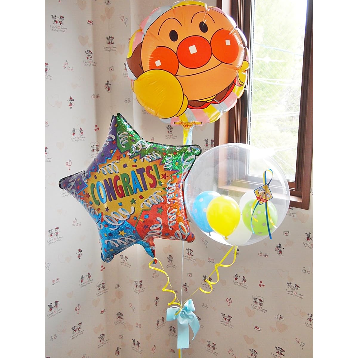 on Congrats Anpanman" Everyone's favorite Anpanman will add color to your celebrations For spring celebrations such as the first boy's festival, Boy's Festival, passing exams, graduations, and school entrance Balloon Gift with Helium Can (3 Balloon Type)