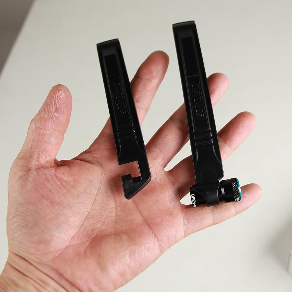 GIYO GTC-02 Tire lever & CO2 cylinder (with 1 cylinder) GTC-02
