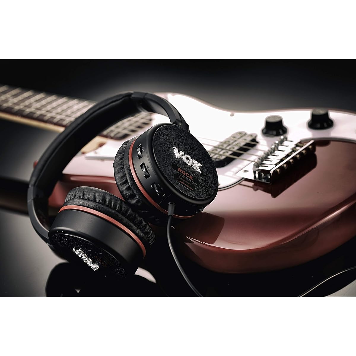 VOX Headphones with built-in guitar amplifier VGH-ROCK Plug in directly to guitar Perfect for personal practice Battery operated