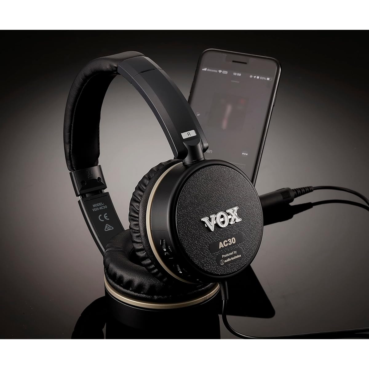 VOX Headphones with built-in guitar amplifier VGH-ROCK Plug in directly to guitar Perfect for personal practice Battery operated