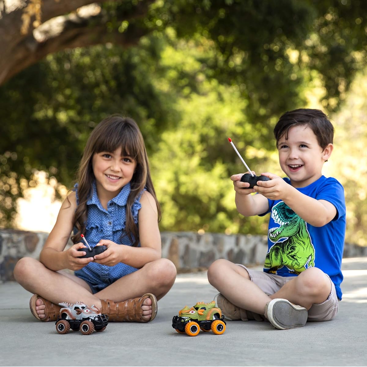 Best Choice Products Set of 2 1/43 Scale 27MHz Dinosaur Remote Control Car Toys with Max Speed of 9mph and 2 Controllers
