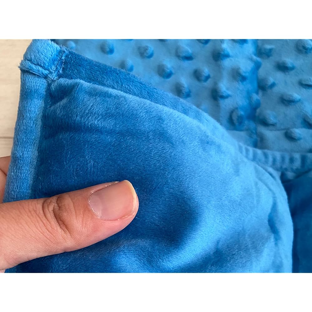 Tatoruuzu Heavy Lap Blanket Heavy, soft and relaxing. Improves concentration when studying, and also for developmental disorders such as ADHD Weight 2.3Kg Fleece inside and outside 56cmx47cm